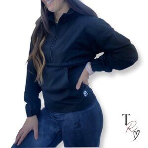 Born Primitive Weekender Lightweight Hooded Pullover Half-Zip Jacket Medium